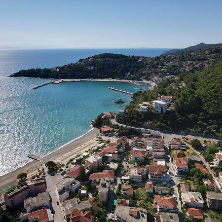 Valsamis Villa Apartments Poros  Bagian luar foto