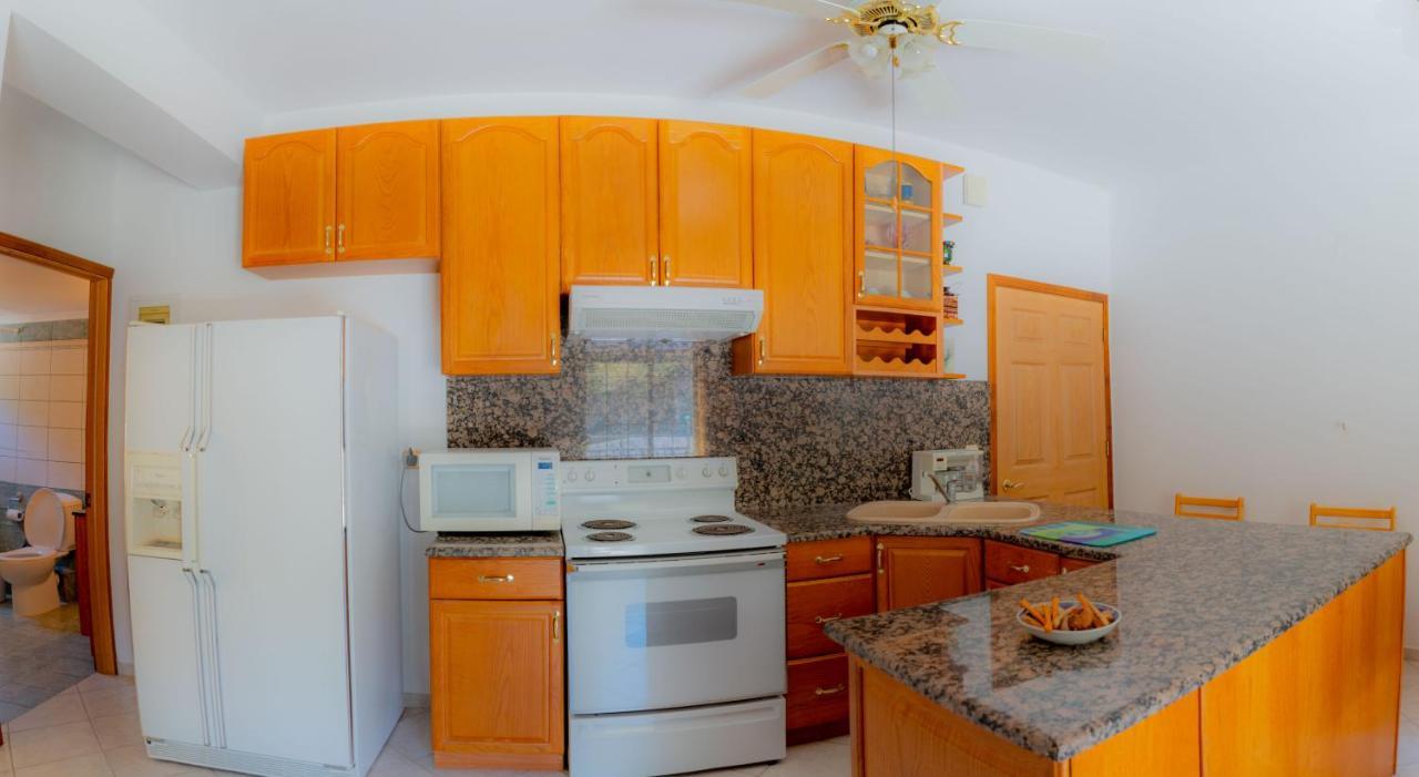 Valsamis Villa Apartments Poros  Bagian luar foto