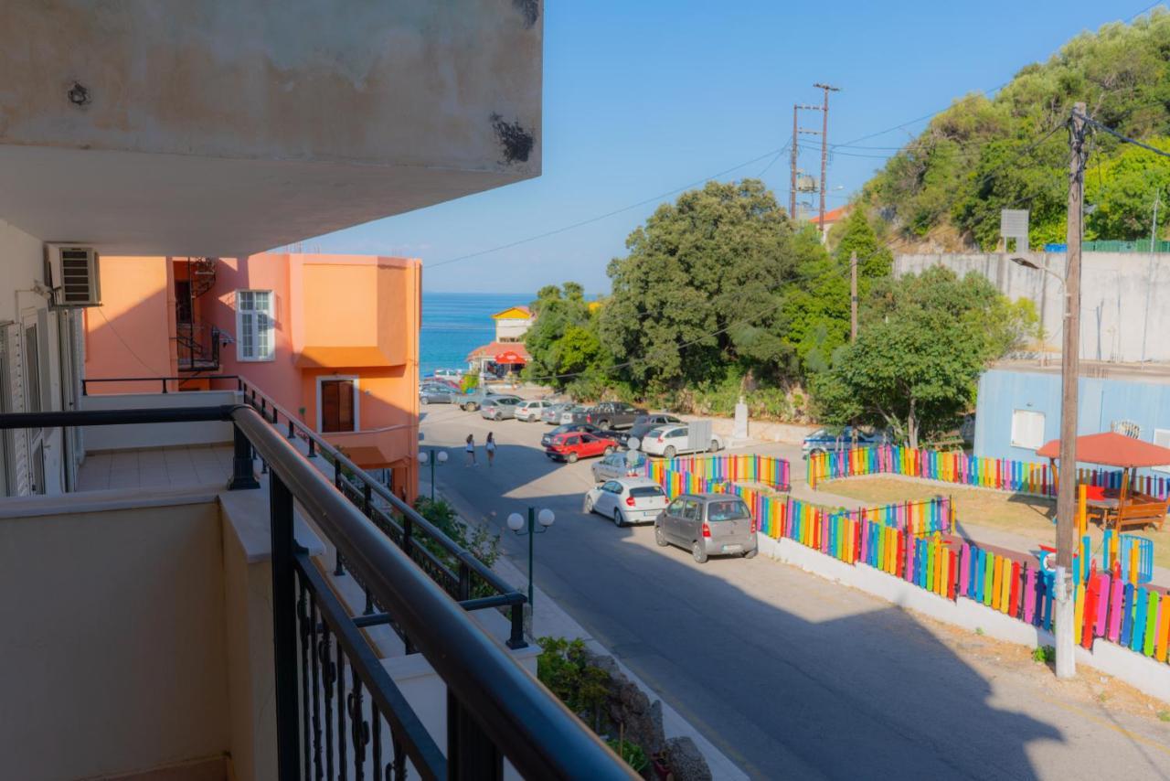 Valsamis Villa Apartments Poros  Bagian luar foto