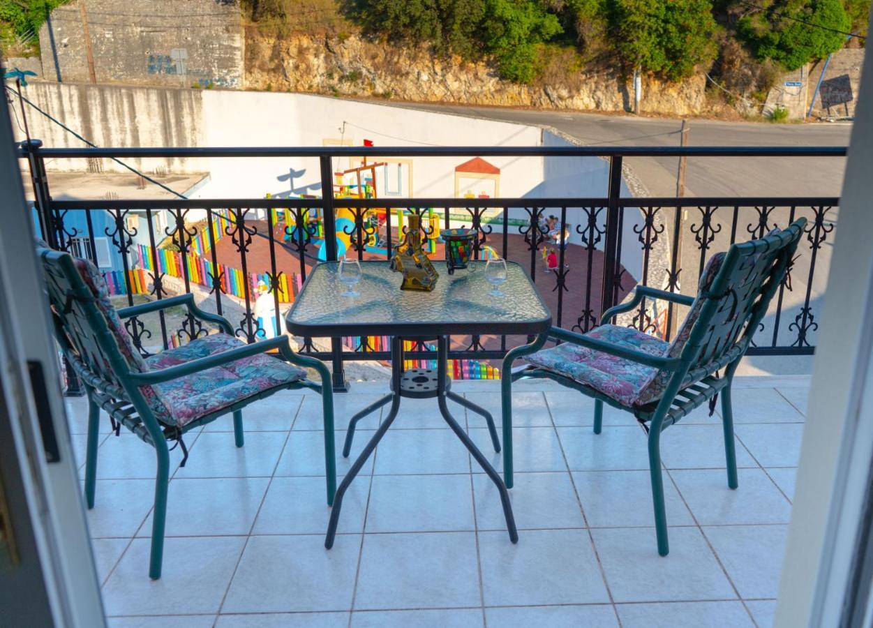 Valsamis Villa Apartments Poros  Bagian luar foto