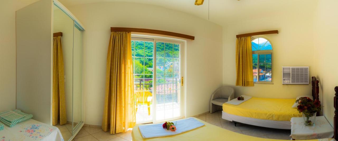 Valsamis Villa Apartments Poros  Bagian luar foto
